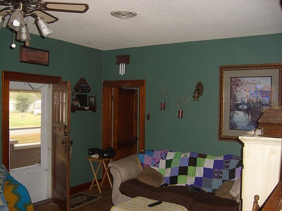 3rd image of 300 W Elm St