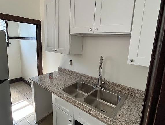 4th image of 1339 E Long St