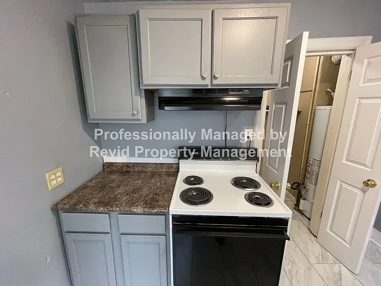 3560 Stuart Rd — Photo 7
