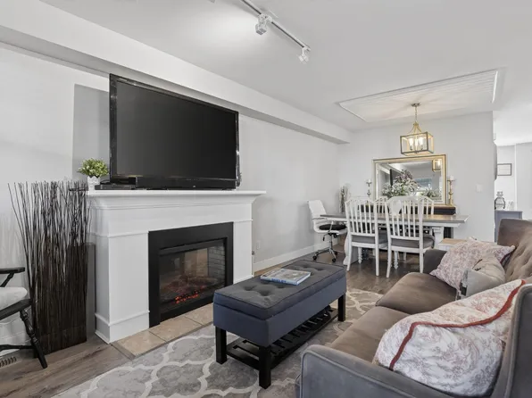6568 193b St #13, Surrey, BC V4N 5S2