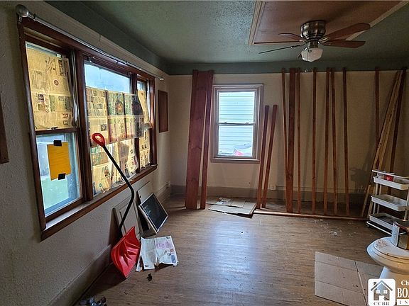4th image of 59 Ruggles St