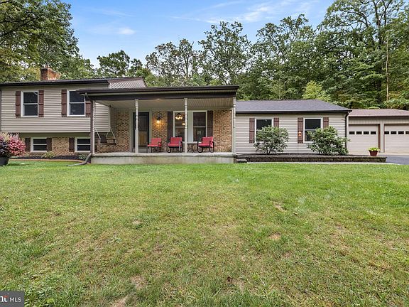 3rd image of 9742 Woodland Dr
