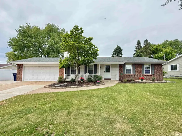 3117 Canterbury Ln, Janesville, WI 53546