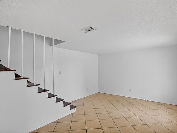 4th image of 5441 Tusa Dr