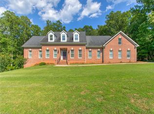 7514 Oak Valley Ln, Browns Summit, NC 27214