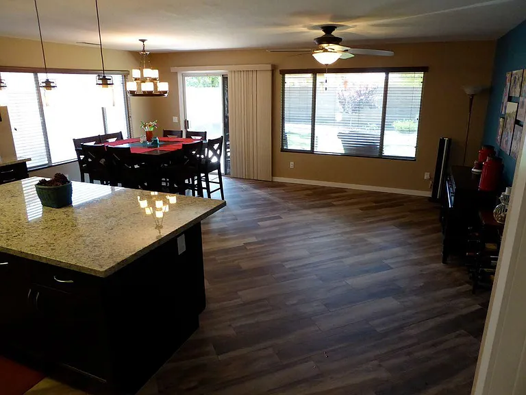 6810 S 15th Pl — Photo 23