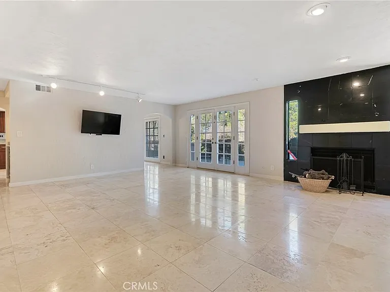 22781 Macfarlane Dr — Photo 9