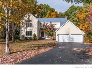 46 Walnut Farms Dr, Farmington, CT 06032