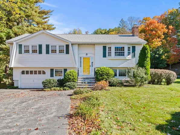 5 Bamberg Dr, Woburn, MA 01801