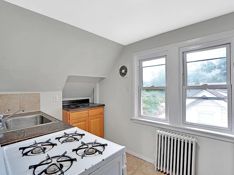 706 Chestnut St — Photo 13
