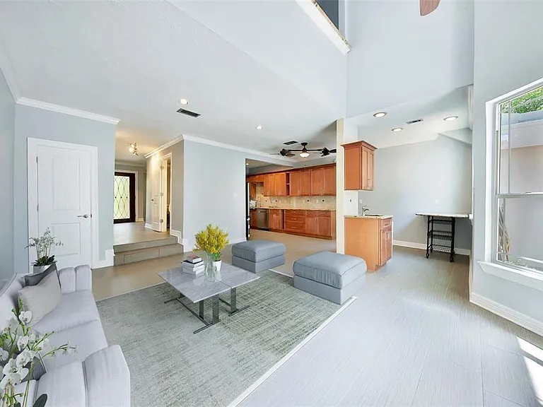 652 N Eldridge Pkwy — Photo 8