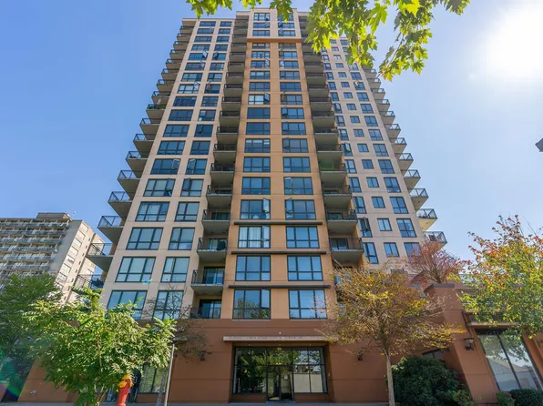 511 Rochester Ave, Coquitlam, BC