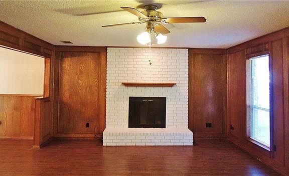 4th image of 3810 Cedar Creek Dr