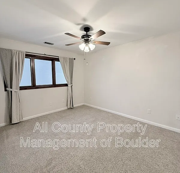1575 Bradley Dr — Photo 4