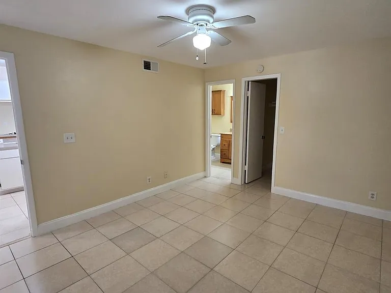 8775 NW 39th St #8775 — Photo 11