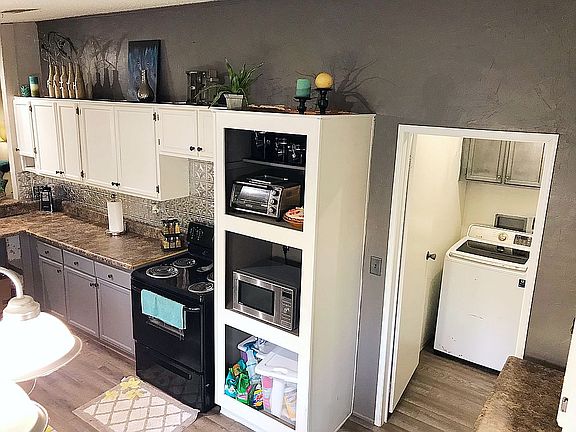Kitchen/ laundry 