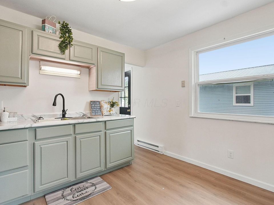 1st image of 480 Tyler St
