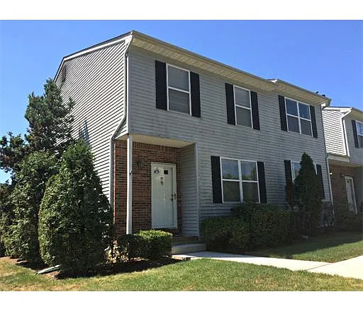 30 Spruce St photo 1