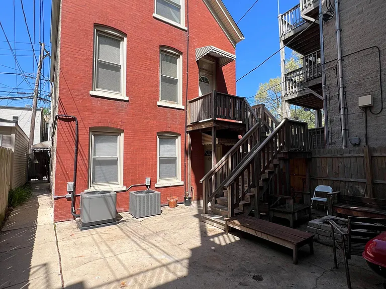 1238 N Maplewood Ave #1R — Photo 9