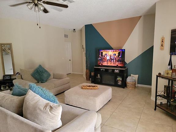 4th image of 1026 SW Barbarosa Ave