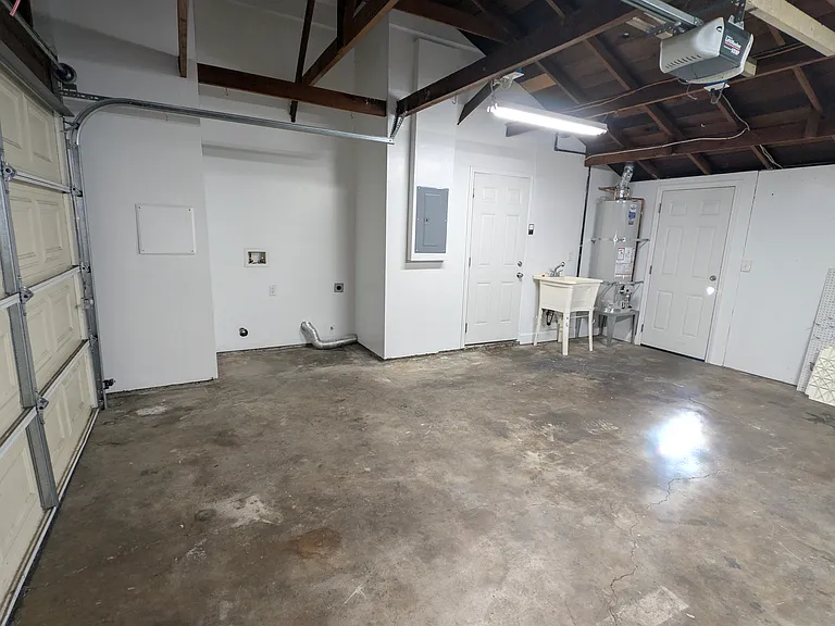 1221 Fordham Ave — Photo 21
