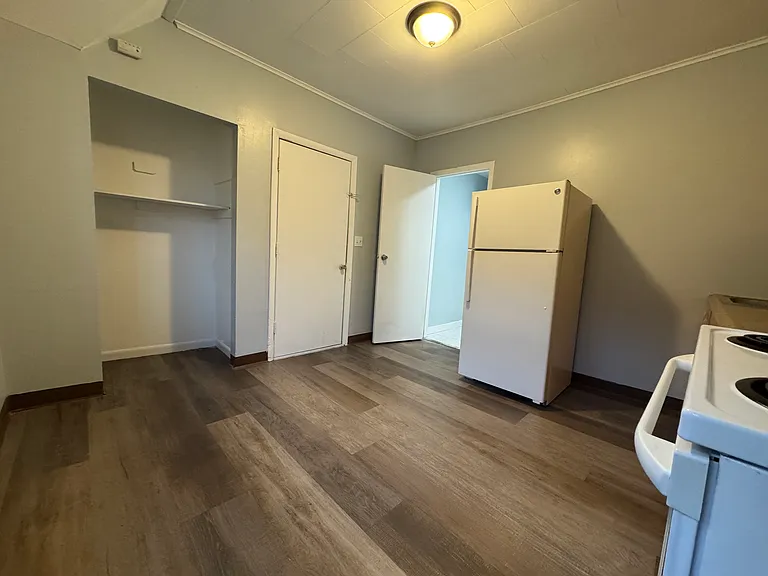65 Fairview St #3L — Photo 4
