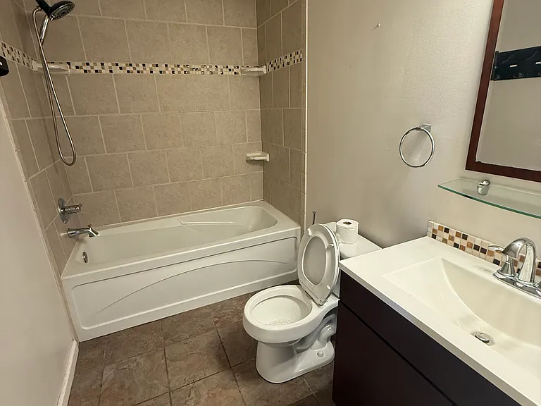 462 Falling Ln — Photo 3