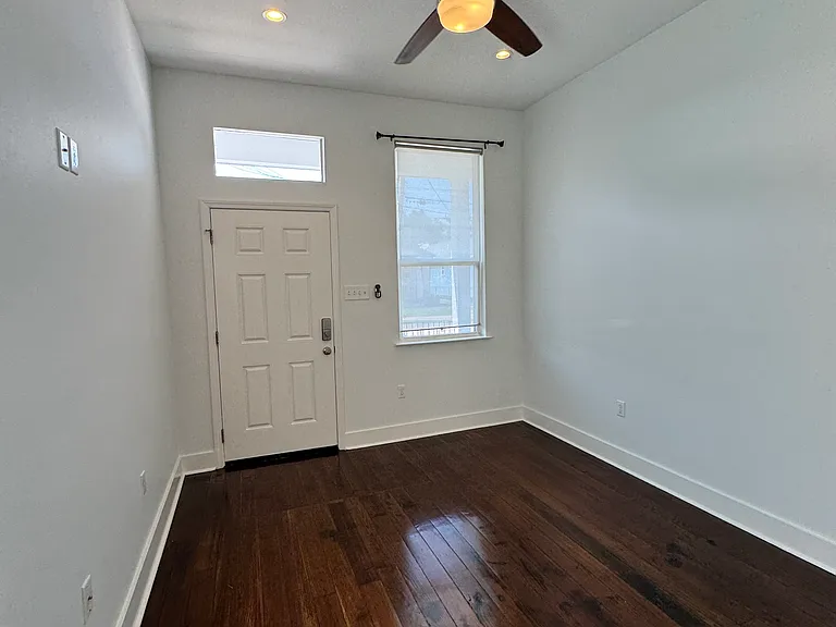 1215 Leonidas St — Photo 4