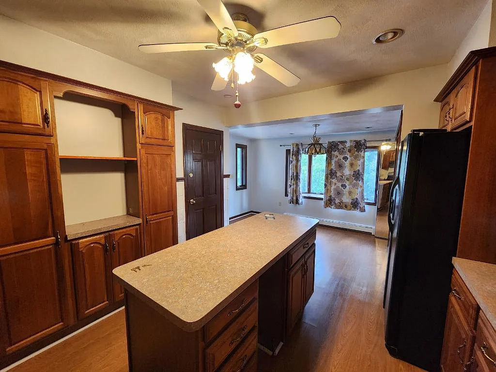 2 bed, 1200 sqft, $2,800 — Photo 2