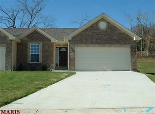17 Club Ct, Union, MO 63084