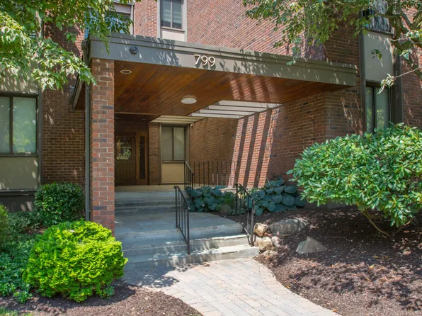 799 Prospect Avenue APT B2, West Hartford, CT 06105