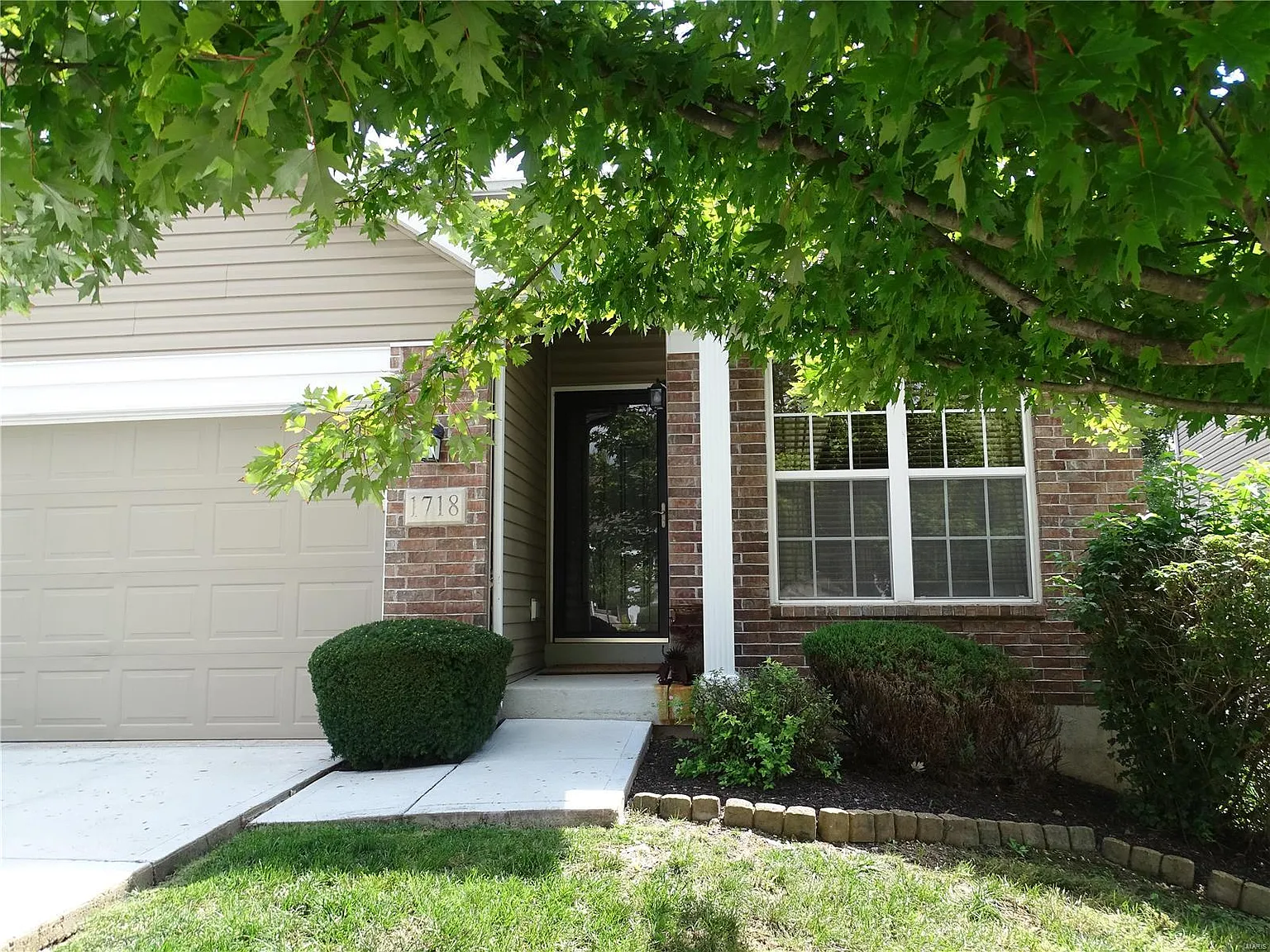 1718 Preston Centre Dr photo 1