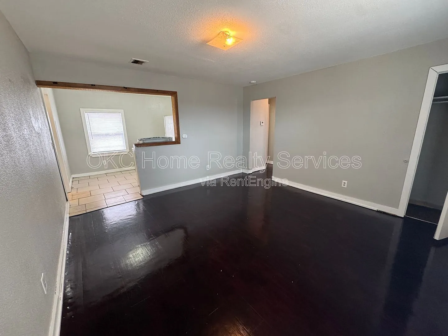 3 bed, 1.0 bath, 960 sqft, $995 — Photo 3