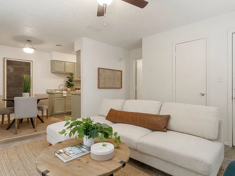 Twin Oaks - $500 Off First Months Rent! — Photo 3