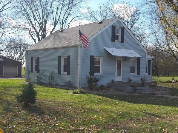 210 W Jeffress St, Marine, IL 62061