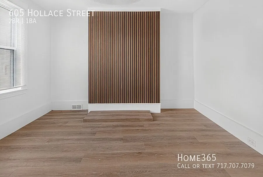 605 Hollace Street, Pittsburgh - Move-in Special "$300 OFF 2nd month's rent if moved in in Octobe... — Photo 4
