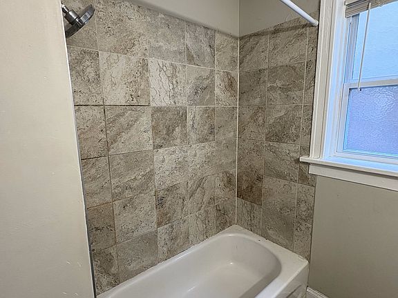 4th image of 7243 Stanley Ave #1W