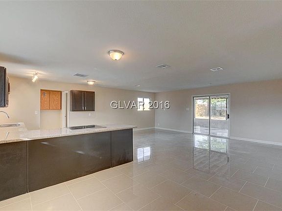 3rd image of 1214 Tumbleweed Ave