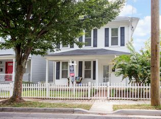 3203 Perry St, Mount Rainier, MD 20712