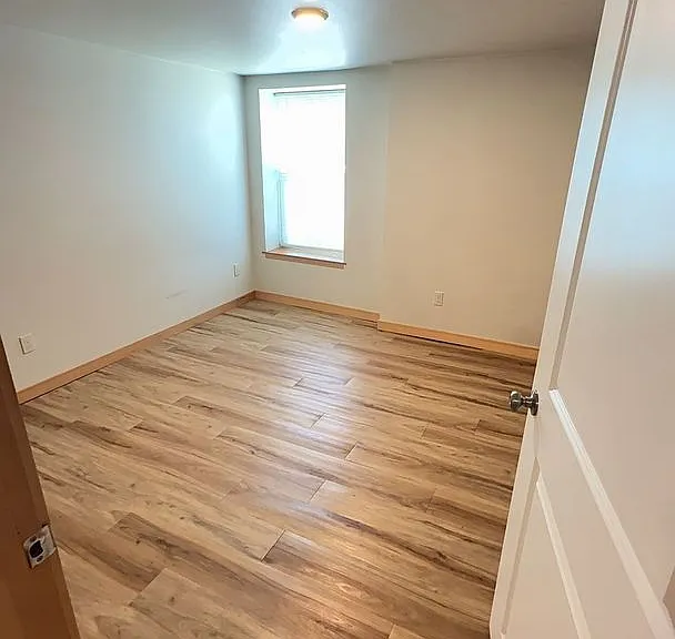 1124 N Forest St — Photo 15