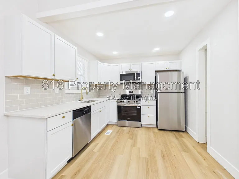 9524 Manning Ave — Photo 9