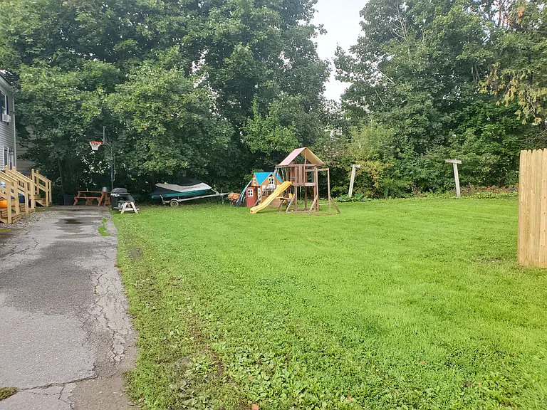 248 Mount Hope Ave — Photo 3