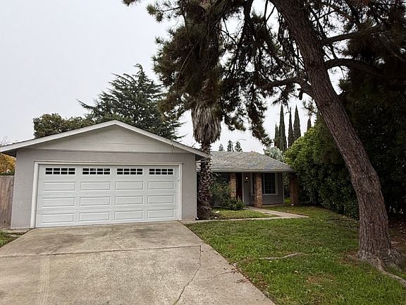 2nd image of 2621 Shad Ct