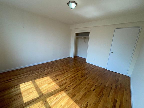 5th image of 534 Morris Park Ave #3C