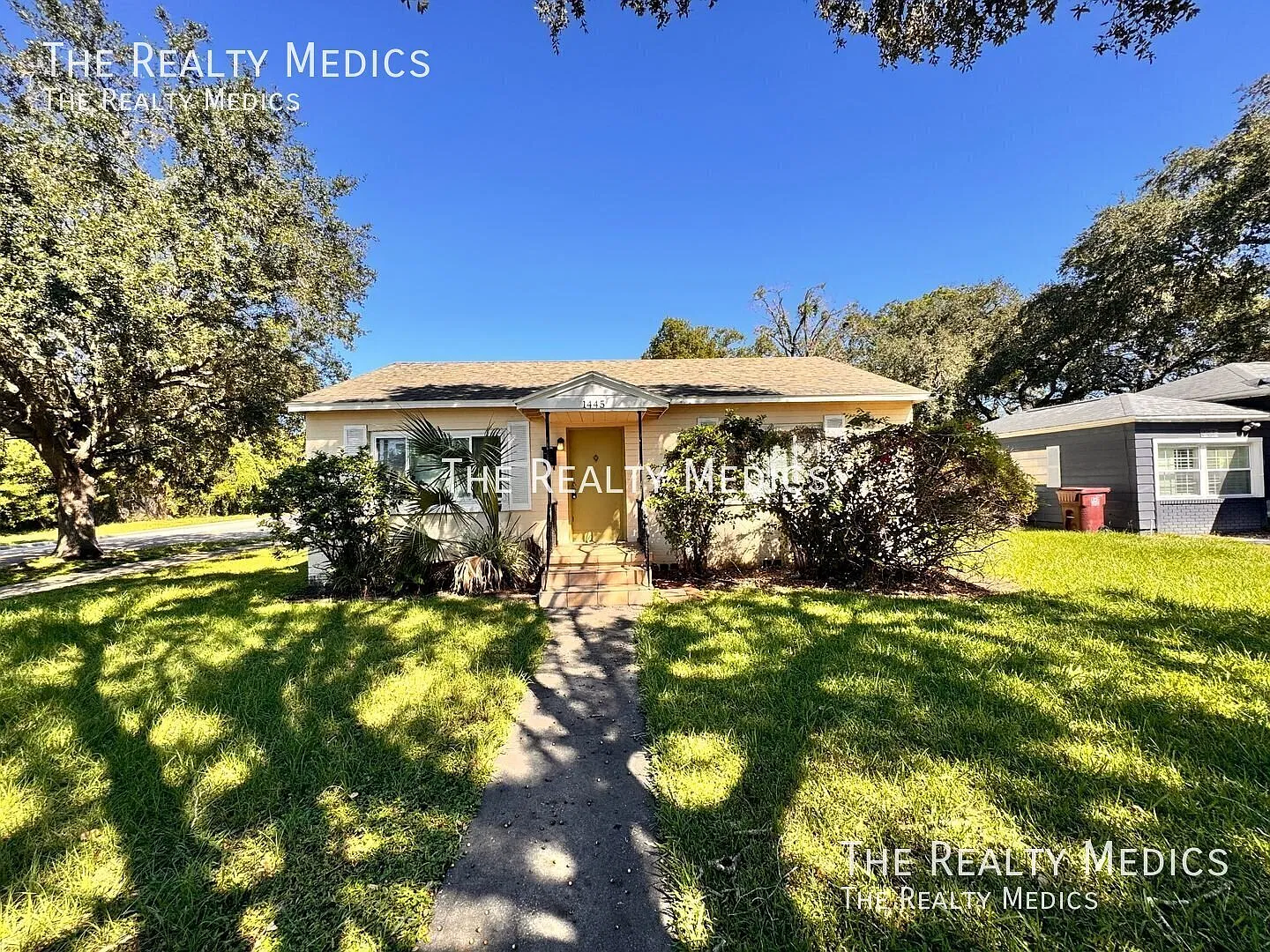 Beautiful Home In College Park- Pet Friendly! — Photo 1