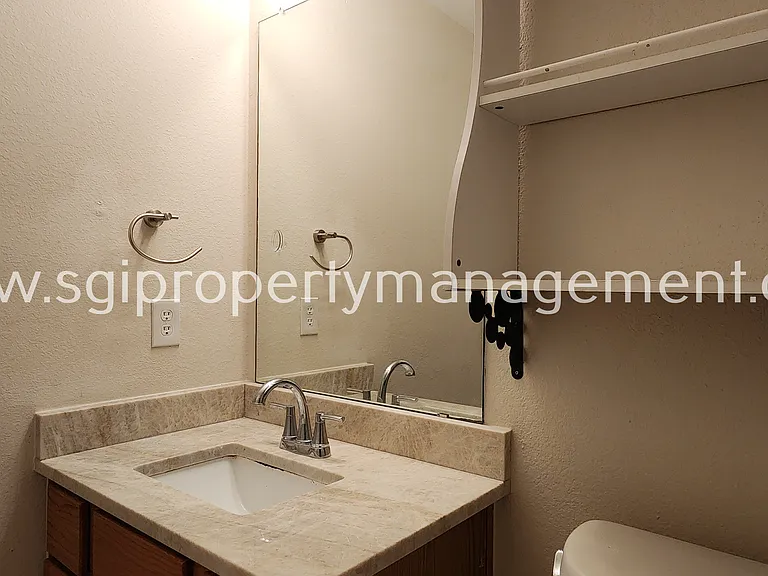 2304 Hayes St — Photo 17