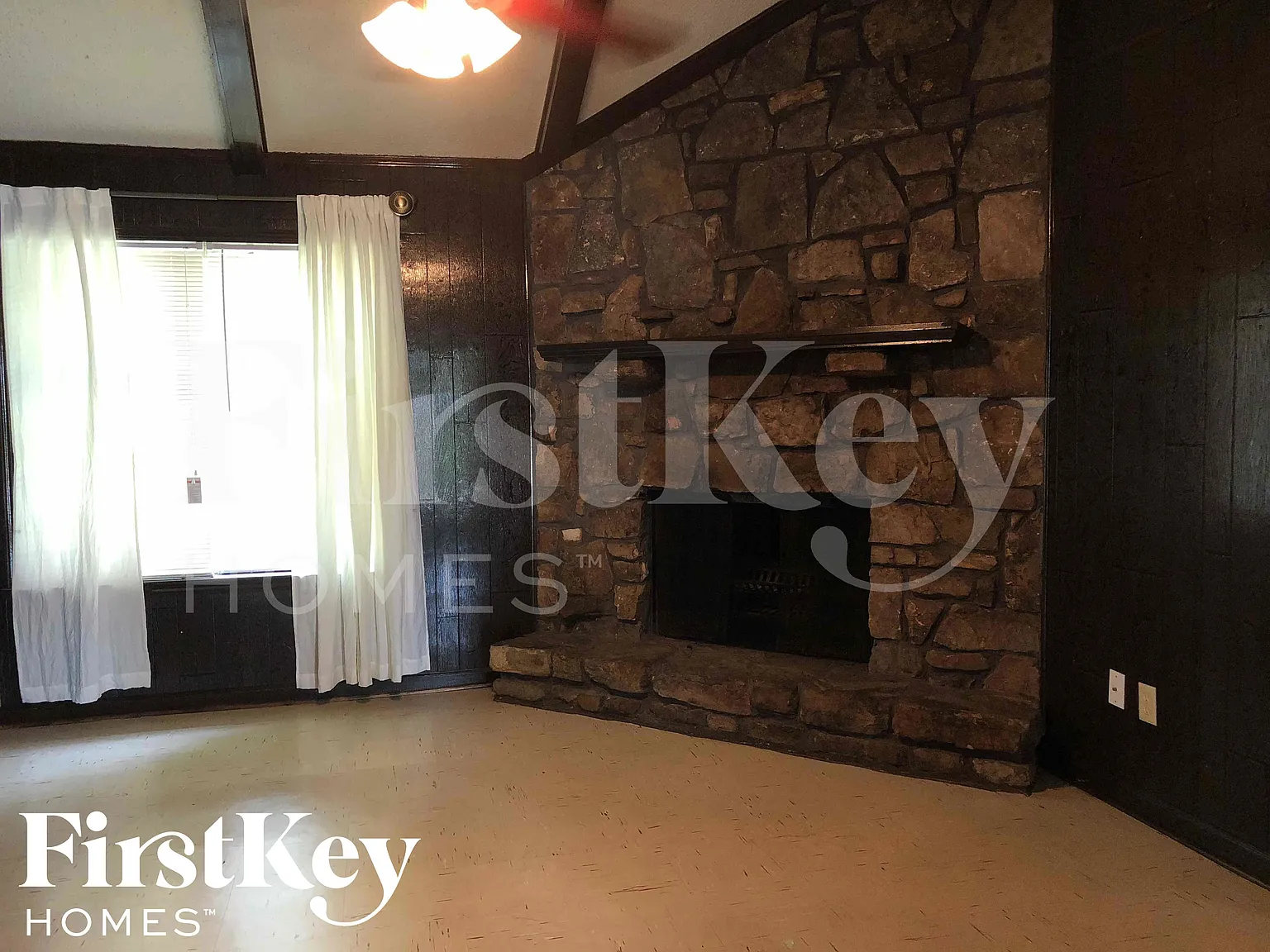 3 bed, 2.0 bath, 1198 sqft, $1,600 — Photo 2