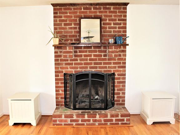 4th image of 2615 Cedar Dr