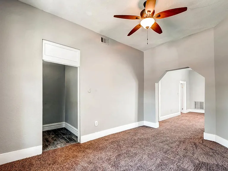 3225 N Marion St — Photo 6