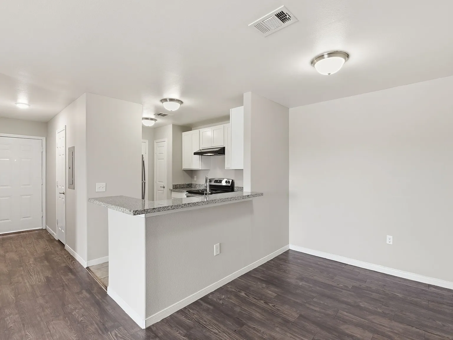 Henderson Grove Apartments — Photo 4